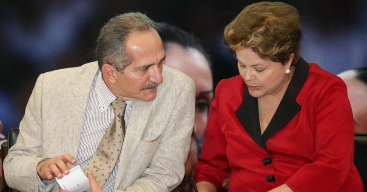 aldo-rebelo-ministro-do-esporte-e-dilma-rousseff-conversam-durante-evento-do-plano-brasil-medalhas-2016-1347575487772_956x500