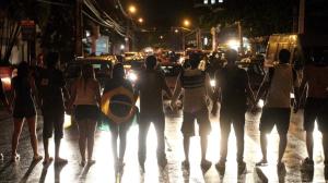 21jun2013-a-cidade-do-recife-vive-mais-uma-noite-de-protesto-pedindo-o-passe-livre-a-reforma-politica-entre-outros-pontos-a-manifestacao-e-pacifica-mas-causa-congestionamentos-1371863496389_1920x1080